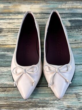 Aerosoles Pointed Toe Bow Flats Size 6 Off White Leather Dress Work Loafer Shoe